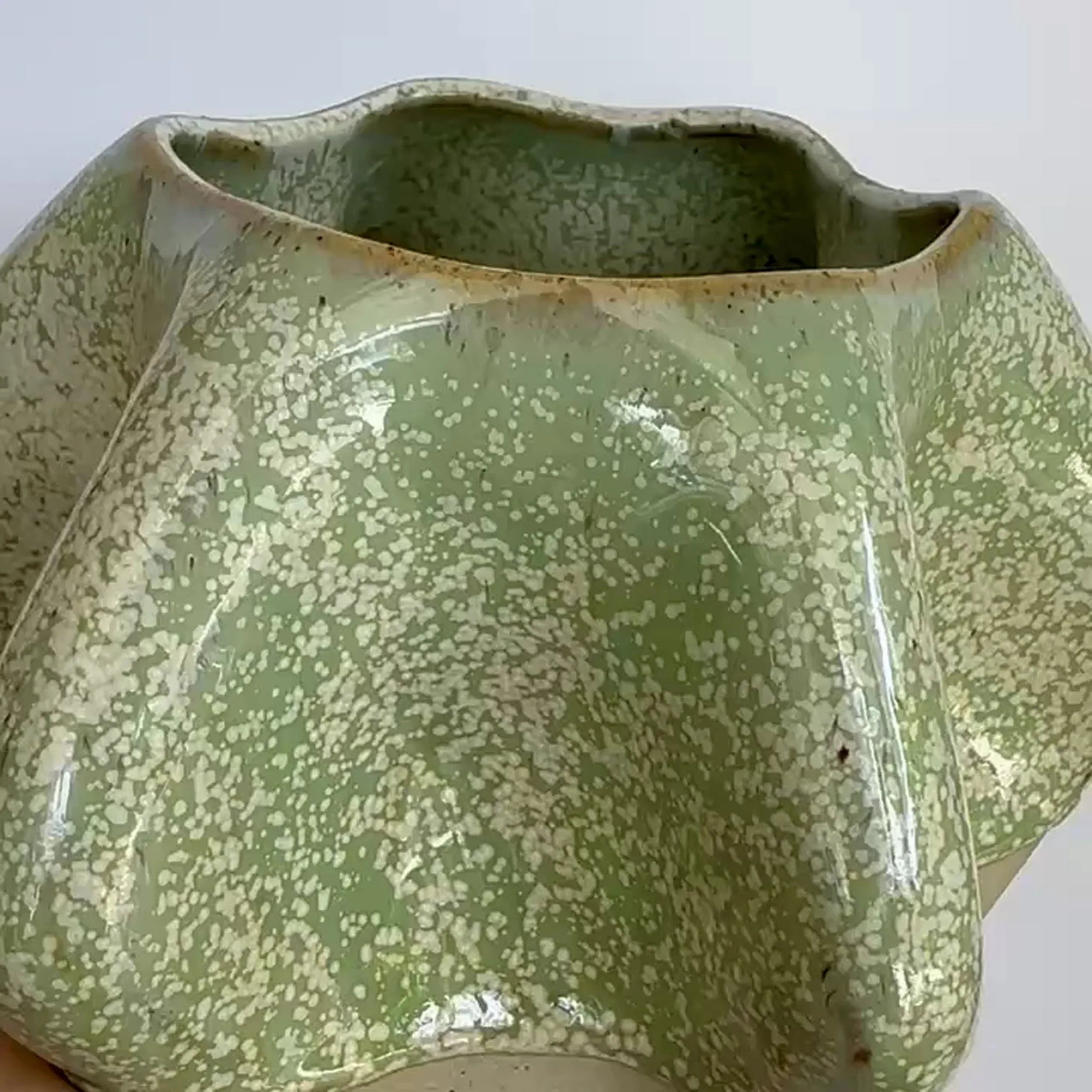 Pinched Sided Planter Pot - Mint Green